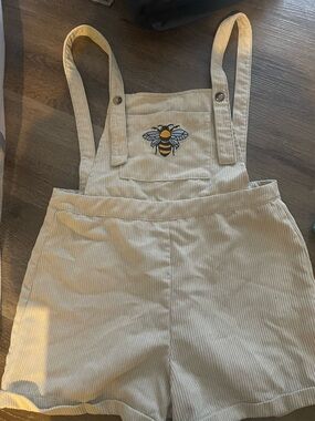 SHEIN Beige Corduroy overall Shorts with little embroidered bee